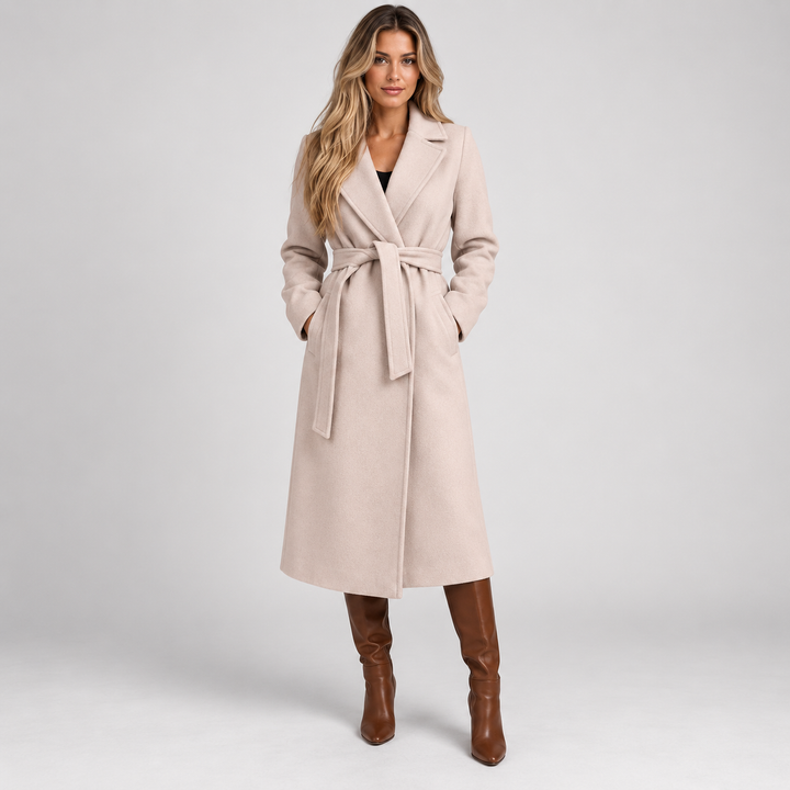 Rikke | Trenchcoat til Kvinder med Bælte og Bred Reverskrave Beige